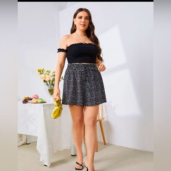 SHEIN VCAY Plus Ditsy Floral Wide Leg Shorts - Picture 1 of 5